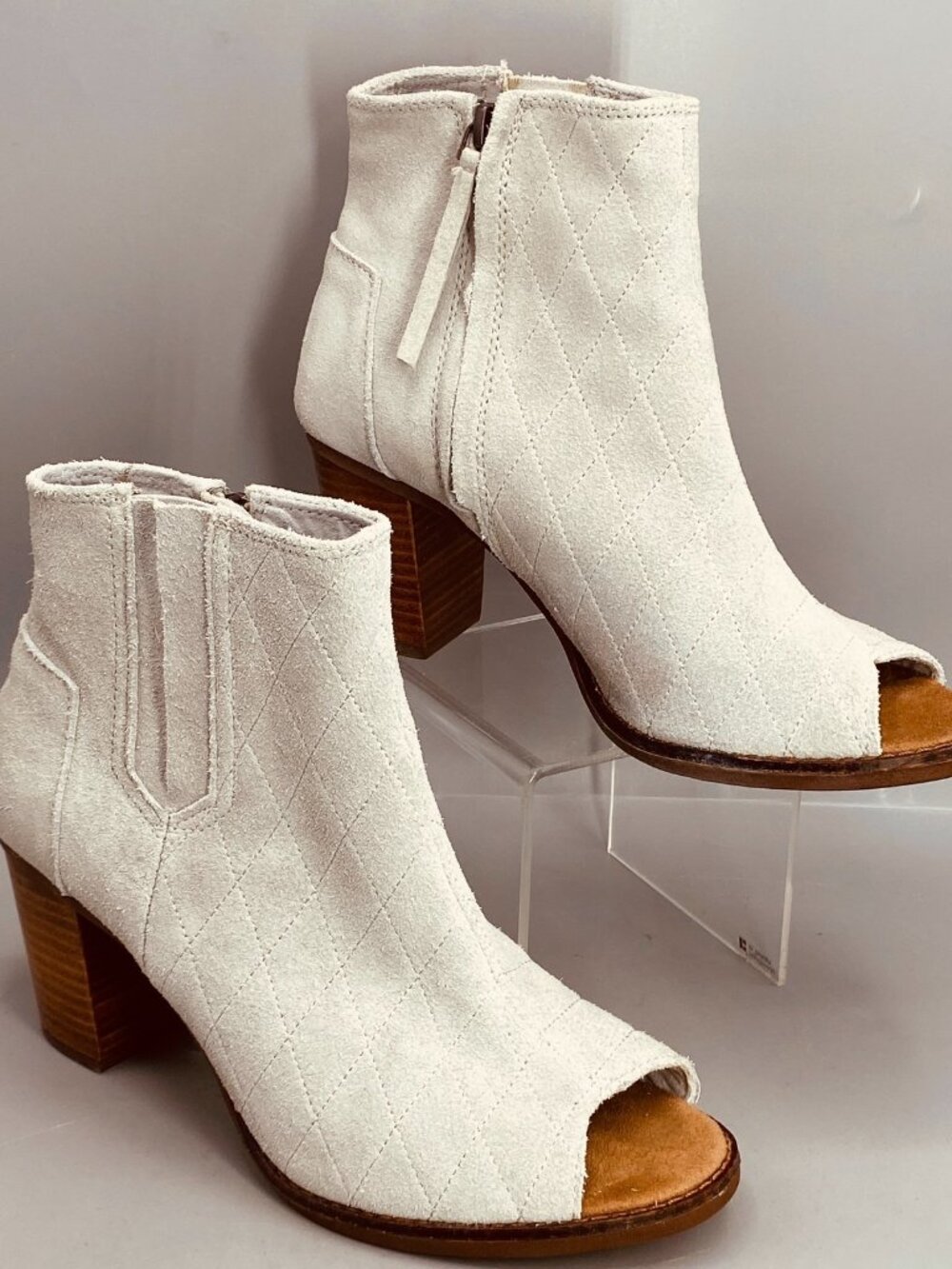 TOMS Majorca Ankle Boots Womens 8 Gray Suede Quilted Peep Toe Side Zip 300515